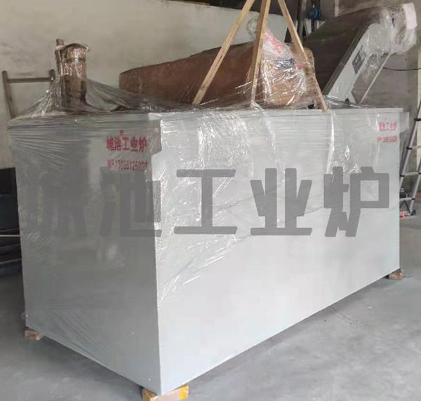 网带提升淬火槽,连续淬火槽,提升淬火槽,输送带淬火槽-- 庐江县城池工业炉厂